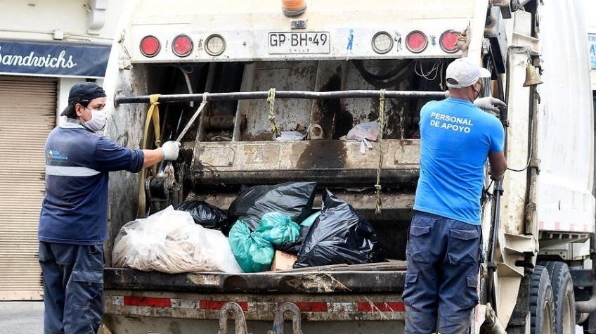 Recolectores de basura de Ñuble comenzaron a recibir bono de un millón de pesos