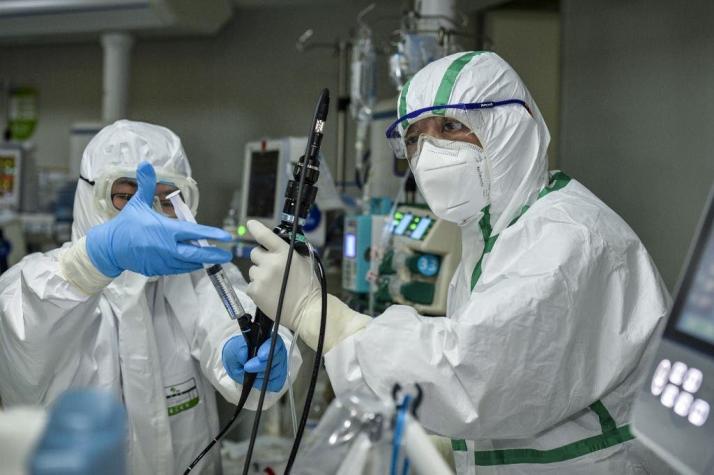 Científicos de Wuhan descubren que coronavirus puede permanecer dos horas en el aire
