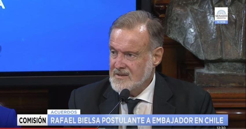 Embajador de Argentina Rafael Bielsa se instala en Santiago a cuatro meses de su designación