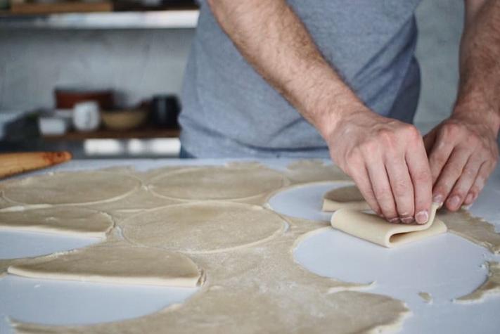 ¿Cómo hacer "dobladitas"? Tres recetas para cocinar pan y sorprender en tu casa