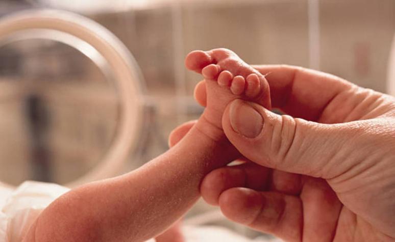 Bebé prematuro arrojó positivo en test de coronavirus en Antofagasta