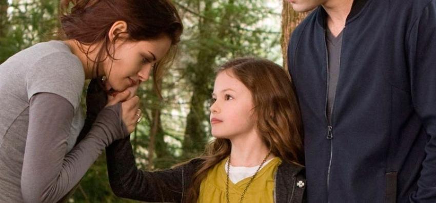 Así luce la hija que tuvo "Edward" y "Bella" en la saga "Crepúsculo" a sus 19 años