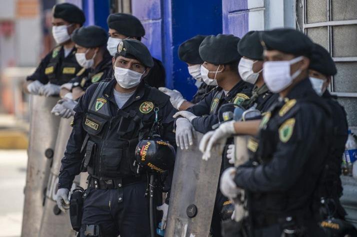 46 policías muertos en Perú por coronavirus: Estaban encargados de hacer cumplir cuarentena