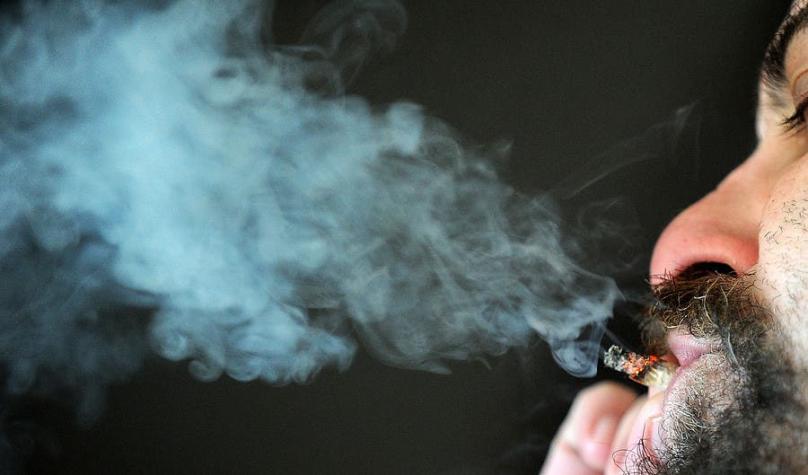 OMS descarta que fumadores tengan menos riesgos de sufrir del COVID-19: lo desarrollarían más grave
