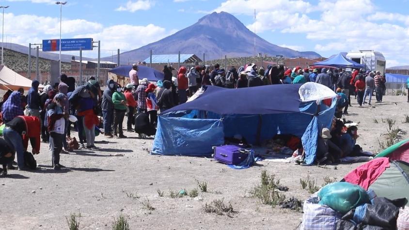 [VIDEO] Reportajes T13: El lamento de cientos de bolivianos en Iquique