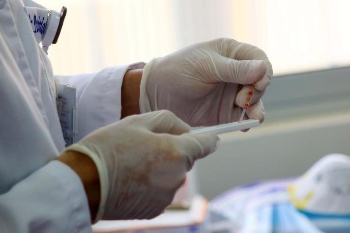 Varios centros de salud suspenden toma de muestras PCR por "problemas de capacidad técnica"