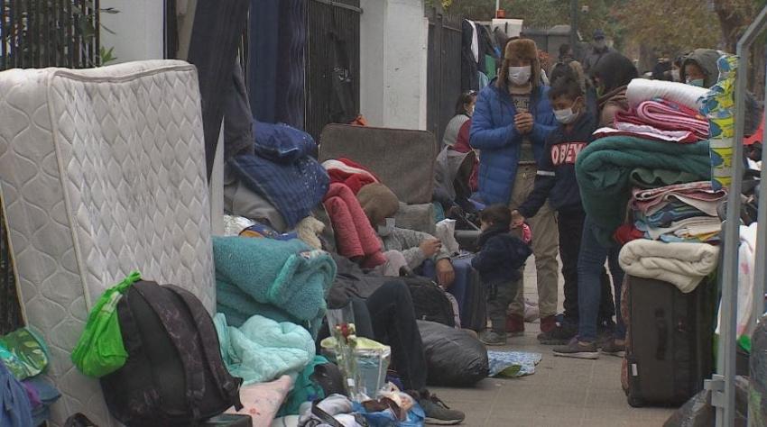 [VIDEO] Venezolanos ruegan por repatriación: llevan 9 días durmiendo en la calle