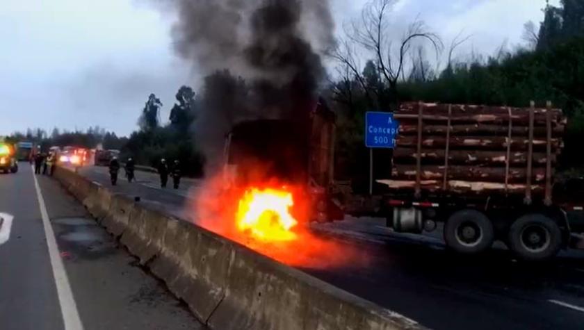 Cinco vehículos de carga quemados por desconocidos en Collipulli y la Ruta 5 Sur