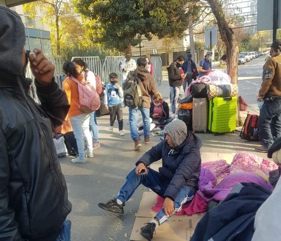 Peruanos en Santiago denuncian falta de ayuda e iniciarán caminata a Arica para retornar a su país