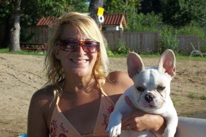 Estados Unidos: Una mujer muere tras ser atacada por un bulldog francés que había adoptado