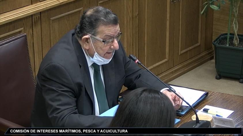 Senador Quinteros reconoce "imprudencia" en viajar en avión pese a esperar examen COVID-19