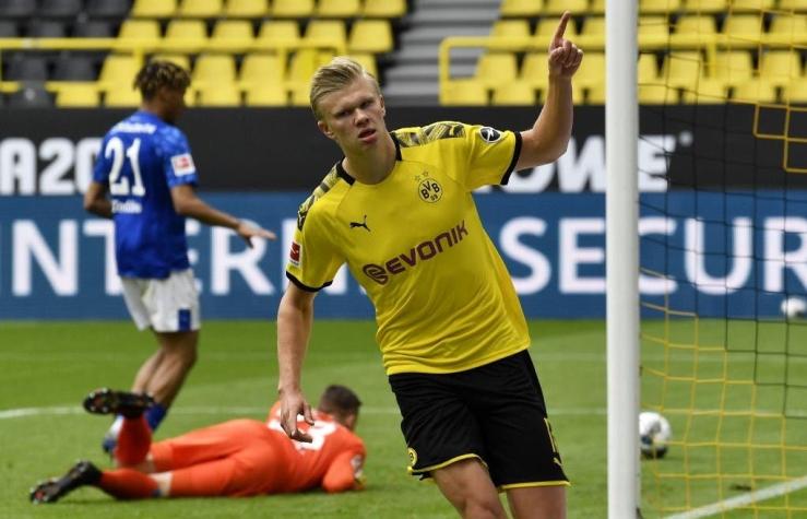 Con distancia social: Así fue la celebración del primer gol de Haaland en regreso de la Bundesliga