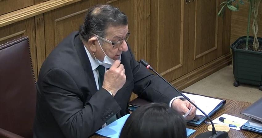 [VIDEO] Senador Quinteros tomó avión siendo caso sospechoso de COVID-19