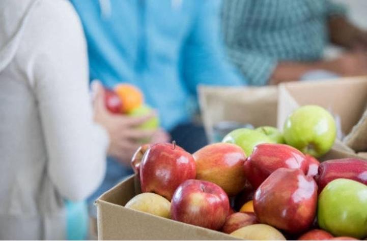 Familia Luksic donará 35 mil cajas de alimentos en la Región Metropolitana