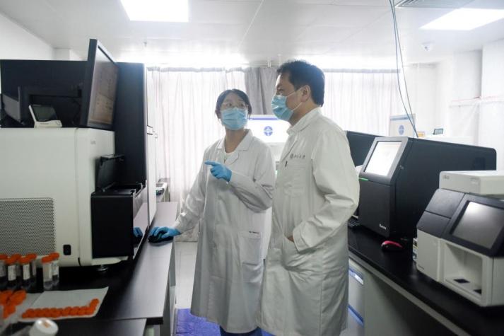 COVID-19: Laboratorio chino elabora medicamento terapéutico que permitiría inmunización temporal
