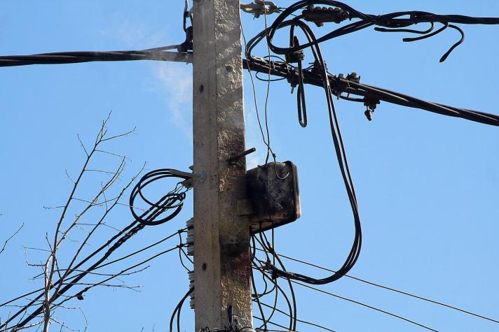 CGE reporta cortes de servicio eléctrico en comunas del sector sur de Santiago