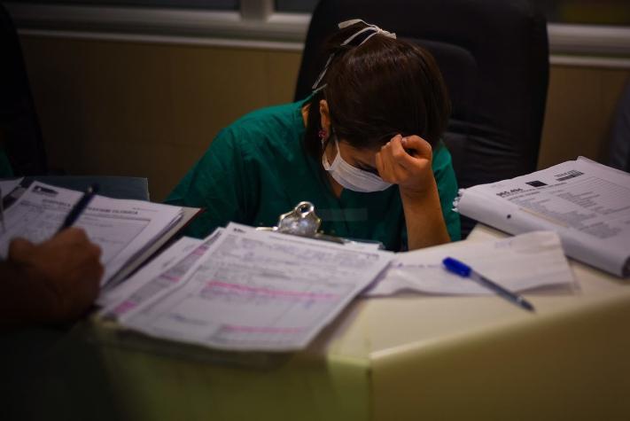 Profesionales de la salud están "agotados emocionalmente", advierte encuesta de Confedeprus