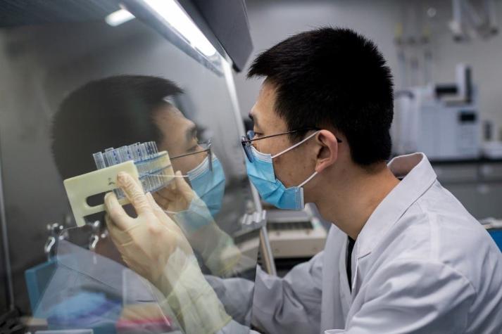 Es segura y genera anticuerpos: Vacuna china contra el coronavirus pasa a nueva fase de desarrollo