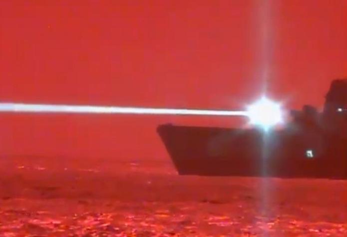 [VIDEO] Estados Unidos probó un arma láser en un buque de guerra: Destruyó un drone