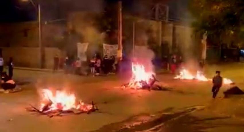 Noticiario argentino mostró imágenes de protestas en Chile como si fuesen en barrio de Buenos Aires