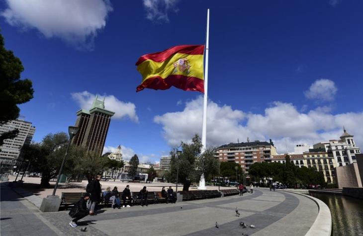 España decreta diez días de luto oficial en honor a las víctimas del COVID-19