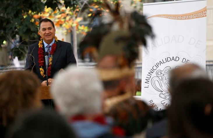 Municipalidad de Rapa Nui asegura que alcalde Edmunds no fue detenido, pero sí sufrió una agresión