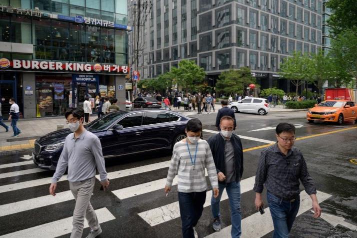 Corea del Sur vuelve a imponer restricciones sociales para frenar nuevo brote de COVID-19