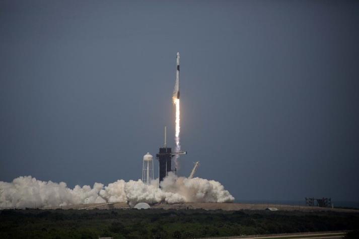 [VIDEO] Tras segundo intento, lanzamiento de nave tripulada por NASA y SpaceX se realiza con éxito