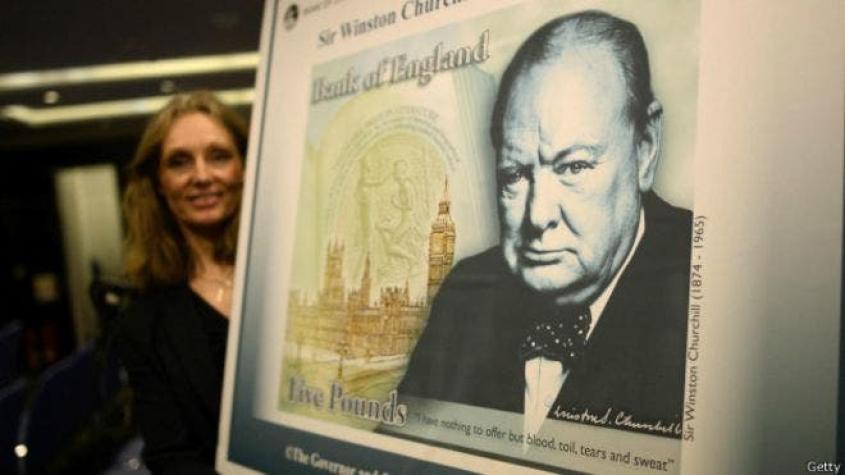 Polémica por la desaparición de una foto de Churchill en Google