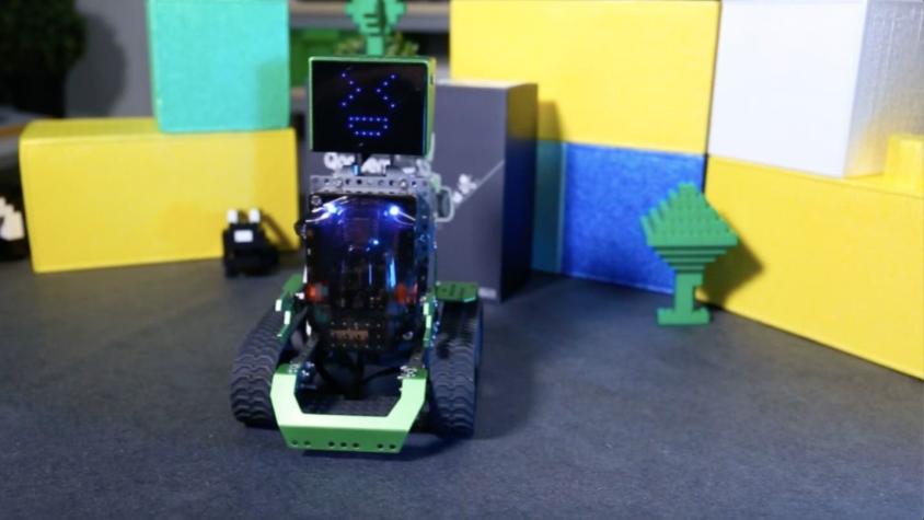 Robot programable, Qoopers, es el nuevo anfitrión del #ClubdeRobots de #ia13