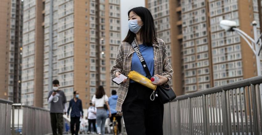 Agencia AP afirma que China demoró en entregar información crucial sobre el coronavirus a la OMS