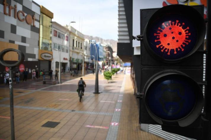 Municipalidad de Antofagasta interviene semáforos con dibujos alusivos al coronavirus