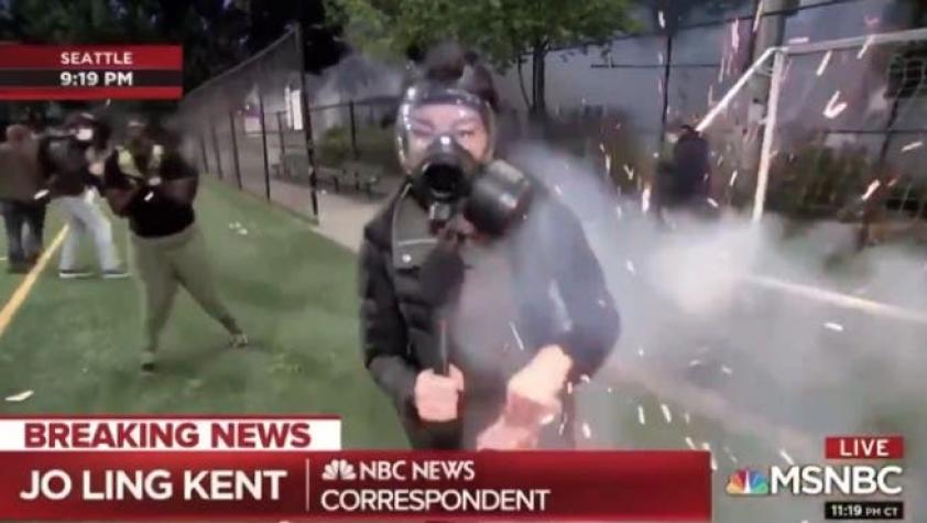 [VIDEO] Periodista de NBC en EEUU es alcanzada por pirotecnia en manifestaciones contra el racismo