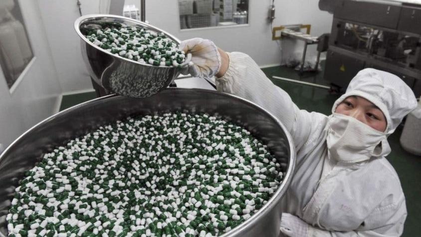 COVID-19: Qué tanto depende el mundo de los medicamentos de China y qué riesgos implican
