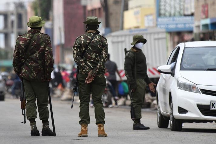 Policía de Kenia mató 15 personas durante toque de queda por coronavirus