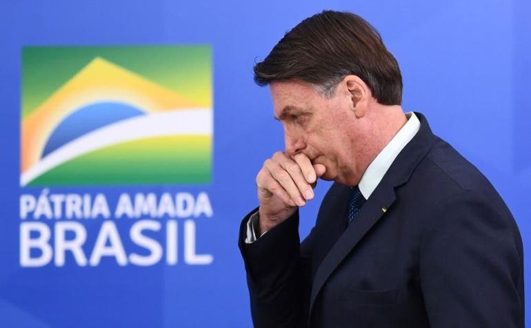 Acusan a Gobierno de Bolsonaro de "invisibilizar" cifra total de muertos por coronavirus en Brasil