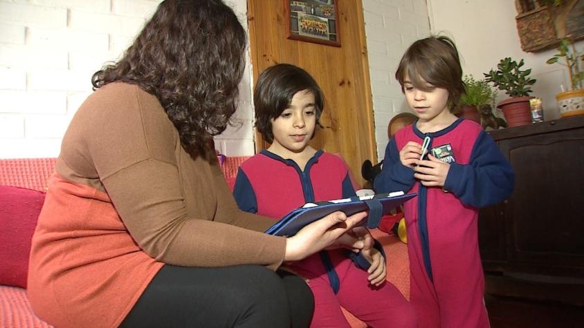 [VIDEO] Solución para estudiar sin Internet: niños reciben tablets con contenido digital