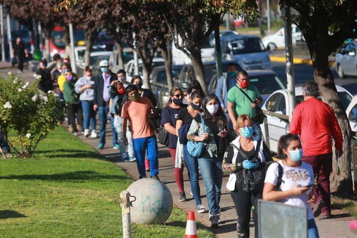 Universidad de Chile: Movilidad en Santiago bajó solo un 35% en primer mes de cuarentena masiva