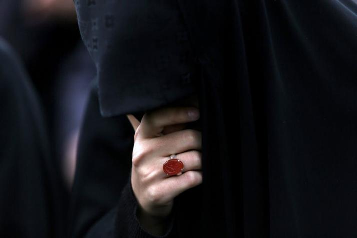 Dos mujeres fueron asesinadas por "crímenes de honor" en Irán: Una fue decapitada