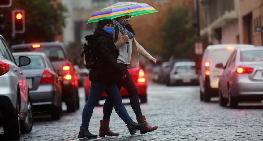 Lluvias dejaron a Santiago con niveles "normales" de agua caída para junio
