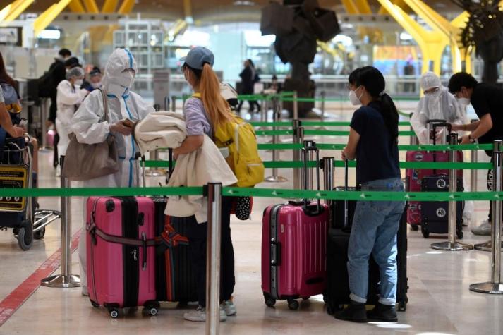 Madrid detecta 32 casos de COVID-19 positivo en el aeropuerto de Barajas