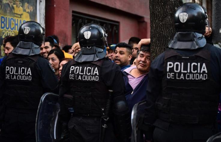 Hombre muere asfixiado durante detención policial en Argentina