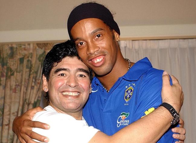 Diego Maradona busca que Ronaldinho vuelva al fútbol para jugar en Gimnasia de La Plata