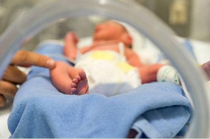 Un bebé prematuro de solo 580 gramos se recupera de coronavirus en Perú