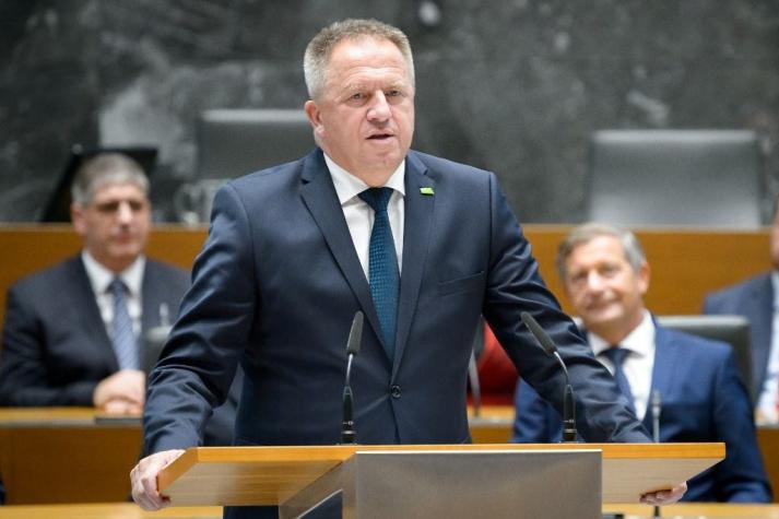 Arrestan a ministro en Eslovenia y dimite otro por presuntas irregularidades en compra de insumos