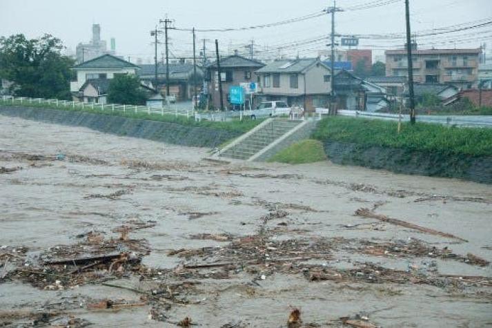 Japón ordena evacuación de miles de personas por lluvias que dejaron 13 desaparecidos