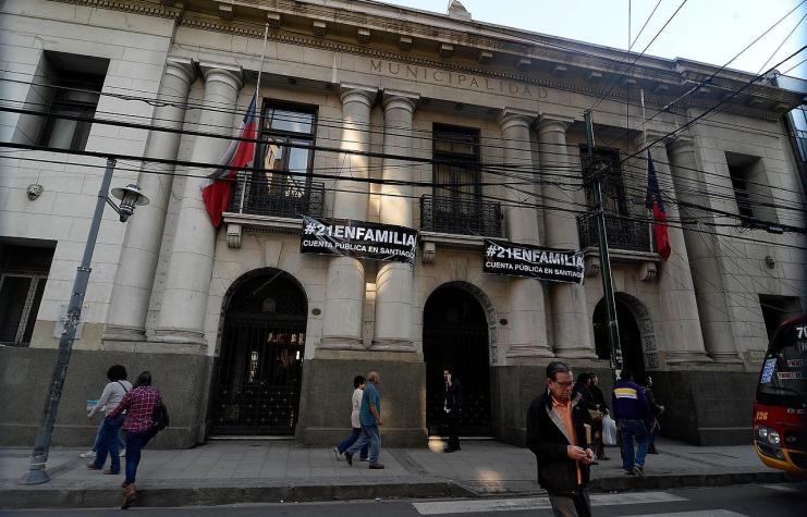 Denuncian que Secretaria Municipal de Valparaíso organizó cumpleaños en oficina pública