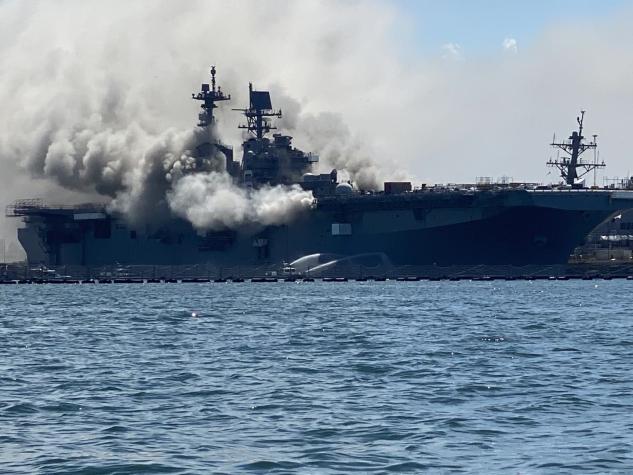 Incendio en buque militar estadounidense deja al menos 21 heridos en San Diego