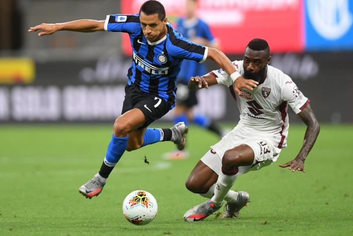 [VIDEO] La gran asistencia de cabeza de Alexis para que el Inter se ponga en ventaja sobre Torino