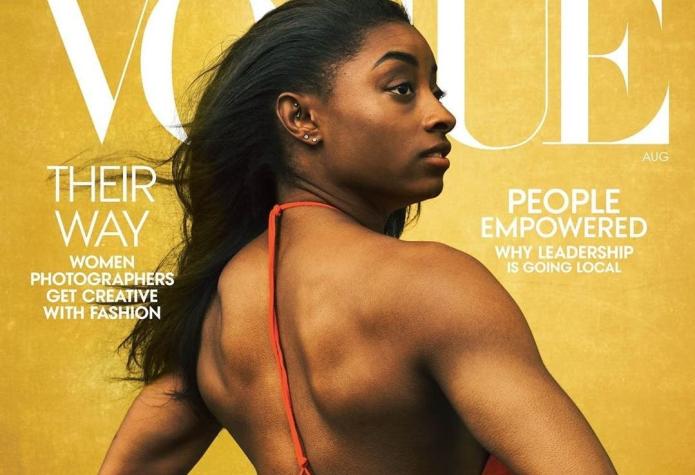 Vogue es criticada por no considerar a un fotógrafo negro para retratar a Simone Biles en su portada